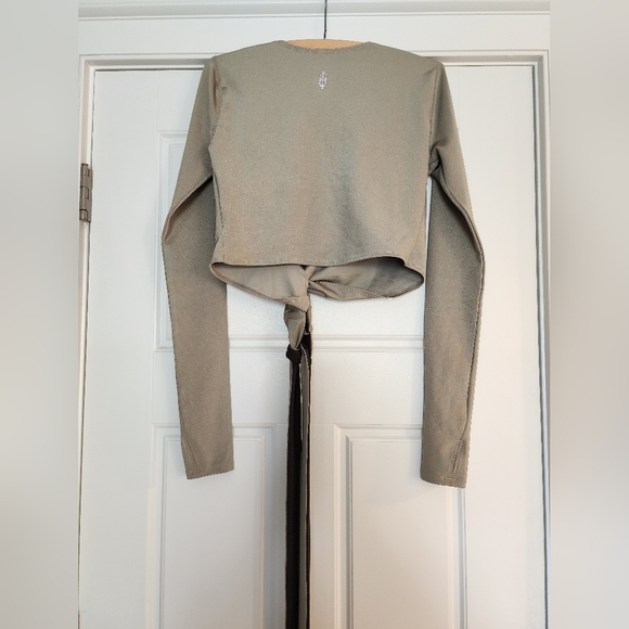 NWOT FP Movement Arabesque Wrap Layer Sz Sm - Picture 3 of 5